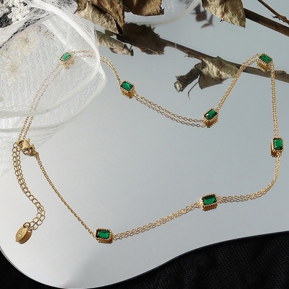 NEW💎18K Gold Plated Green Emerald Necklace*Dainty Necklace*Baguette Necklace - Picture 6 of 6
